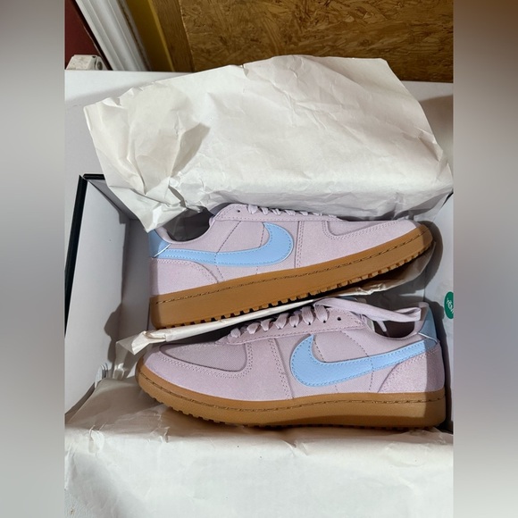 Nike Air Womens Sneakers - Picture 5 of 8